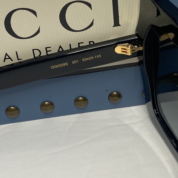 New🔥🔥Gucci GG0328s 001 Oversized rectangular Black Gold GG Authentic Sunglass… - Picture 13 of 14
